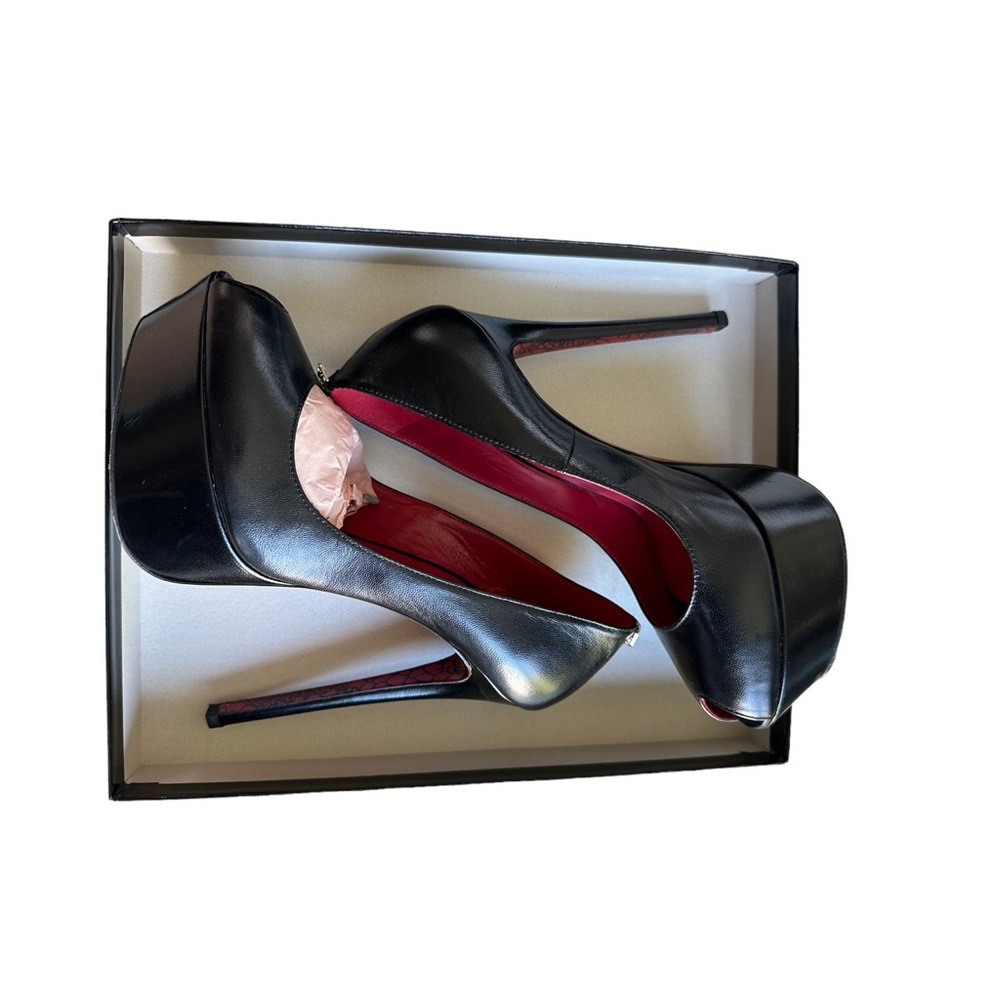 Cesare Paciotti Black Leather Stiletto Pumps